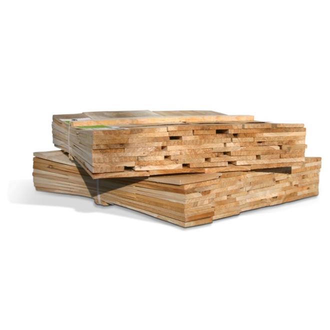 Bardeau à cointer en cèdre Maibec catégorie D 10/10 sur fond neutre, vue latérale