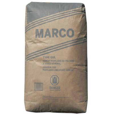 Sac de ciment Portland Marco 40 kg sur fond blanc vue de face