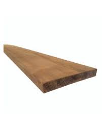 Bois traité brun Bossinotte Lumber 2 po x 8 po x 10 pi sur fond neutre avec mise au point sur la solidité et la texture