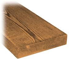Bois traité brun Bossinotte Lumber 2 po x 8 po x 16 pi sur fond neutre avec mise au point sur la solidité et la largeur