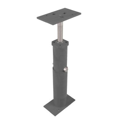 Poteau de cave réglable 6 à 9 pieds en métal dans un sous-sol, vue de face