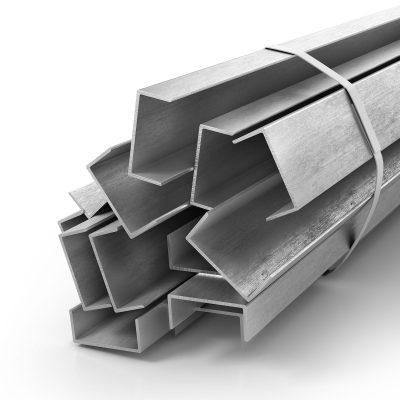 Fer en U en acier brut largeur 1.5 pouces longueur 12 pieds