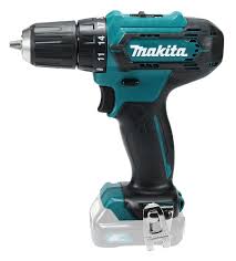 Perceuse-visseuse sans fil Makita DF333DWYE 12V MAX CXT sur fond blanc avec focus sur mandrin et poignée