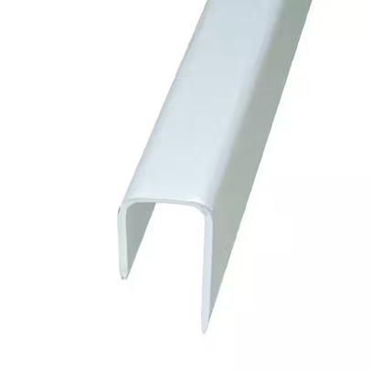 Moulure JTRIM 5 8 po x 10 pi acier galvanisé pour gypse sur fond neutre, mise au point sur le profil “J”