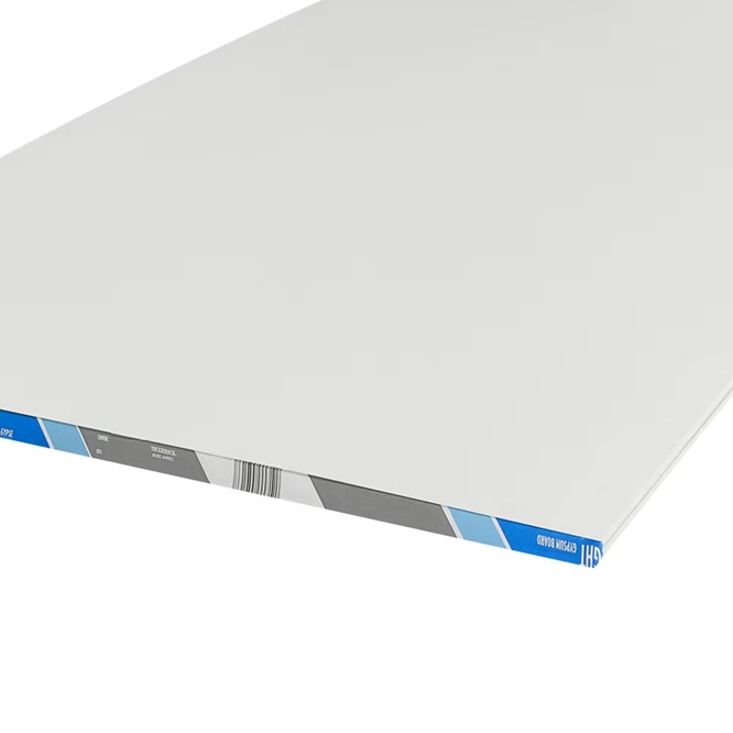 Panneau de gypse régulier 1/2 po 54 po x 12 pi sur fond neutre vue d’angle