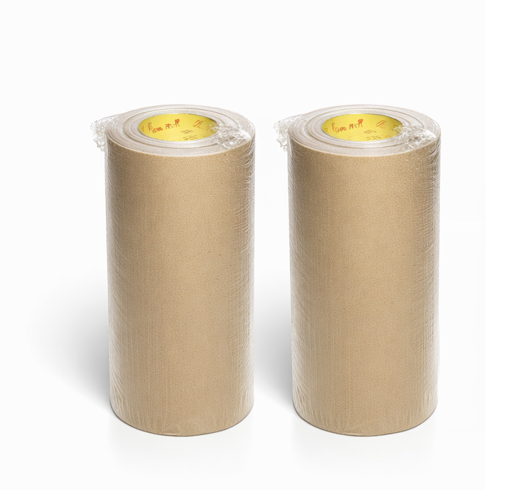 Membrane imperméable 3M photographiée sur fond neutre avec mise au point sur l’épaisseur et la longueur du rouleau