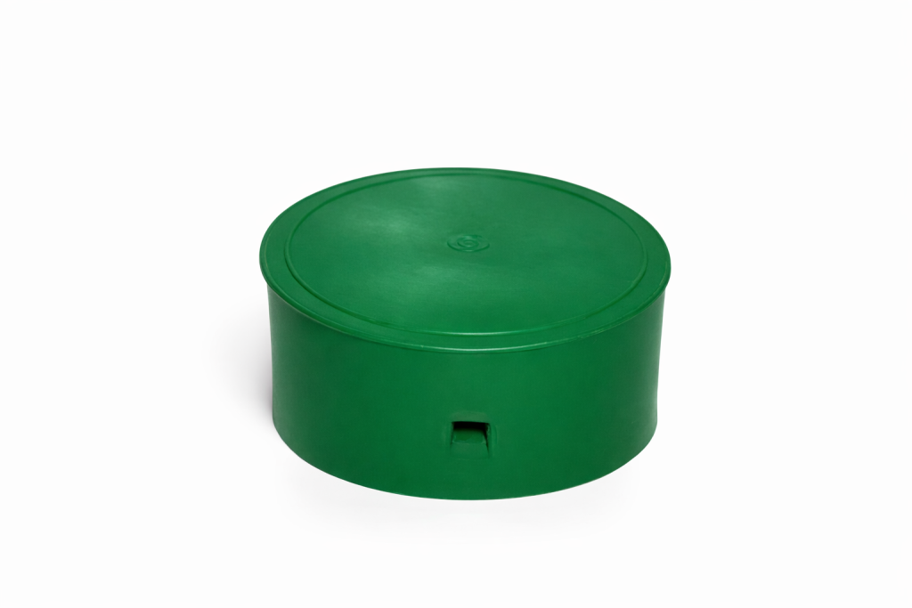 Bouchon extérieur drain 8" PVC pour tuyau d’évacuation sur fond blanc