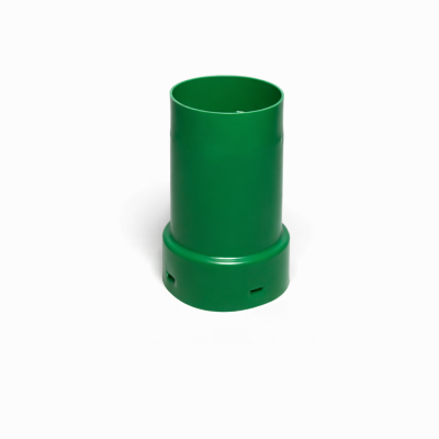 Adaptateur PVC drain 4" raccord tuyau plomberie sur fond blanc