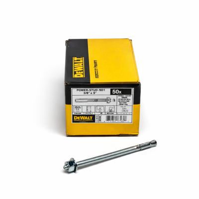 Ancrage à béton Power-Stud SD1 3/8" x 5" 50 pcs photographié sur fond blanc avec mise au point sur la tête et le filetage