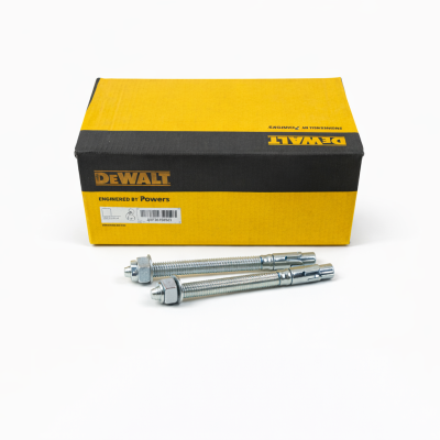 Ancrage à béton Power-Stud SD1 1/2" x 5 1/2" 50 pcs photographié sur fond blanc avec mise au point sur le filetage et la tête