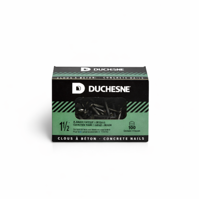 Clou à béton Mini 1 1/2" photographié sur fond neutre avec mise au point sur la pointe et la tige en acier.