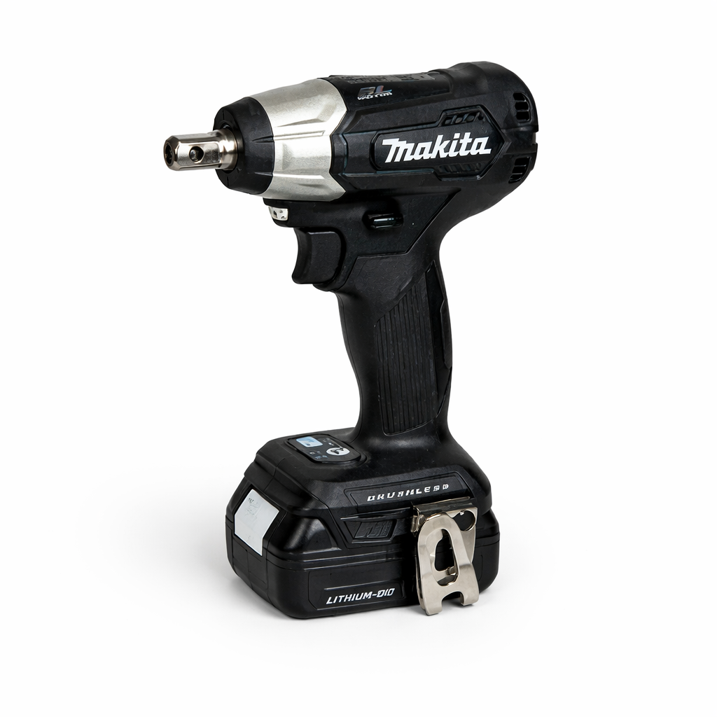 Boulonneuse sans fil Makita DTW181ZB 1/2" sur fond neutre, vue large outil