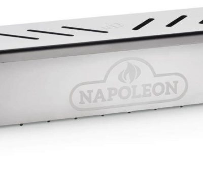 Fumoir en acier inoxydable Napoléon photographié sur fond blanc, vue détaillée avec couvercle ouvert.