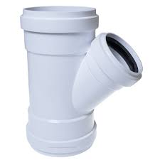 Raccord Y SDR 6" x 6" x 4" PVC 043307 sur fond blanc, mise au point sur le raccord et détails techniques