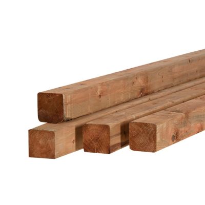 Bois traité brun Suprême Bossinotte Lumber 4 po x 4 po x 10 pi sur fond neutre avec mise au point sur la solidité et la finition
