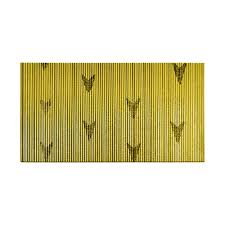 Clou à finition calibre 23 combo de longueurs assorties photographié sur fond neutre avec mise au point sur la finesse des clous