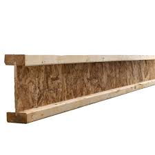 Poutrelle en I MAX‑CORE IB800 3½ po x 9½ po x 14 pi photographiée sur fond neutre avec mise au point sur la section transversale et semelles bois
