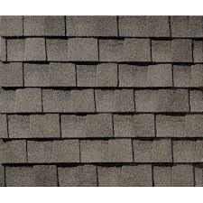 Bardeau GAF Timberline HDZ Weathered wood Bois décoloré photographié sur fond neutre avec mise au point sur la texture architecturale