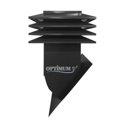 Ventilateur de toiture Optimum noir installé sur toiture avec mise au point sur la finition métallique