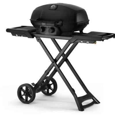 BBQ Napoléon TravelQ Phantom Pro 285 avec chariot pliable noir photographié sur fond neutre